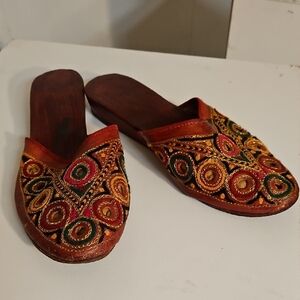 Embroidered Women's Slip-On Shoes - Multicolor